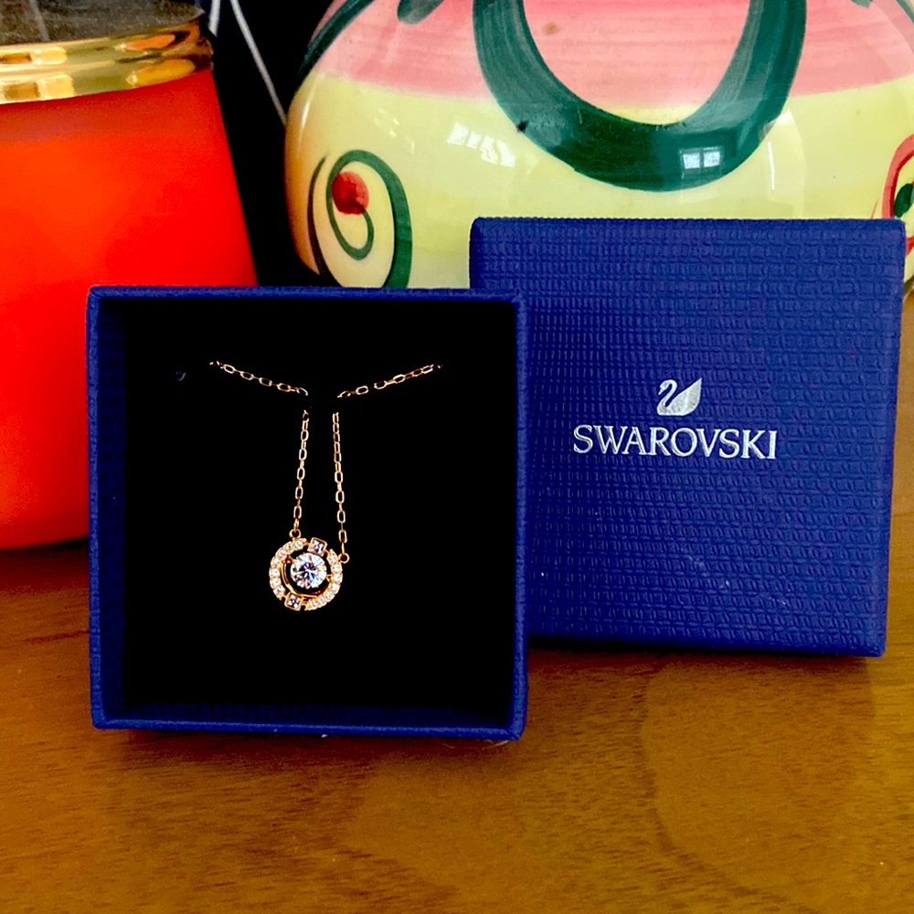 NWT Swarovski Sparkling Dance necklace
Round cut, White, Rose gold-tone plated